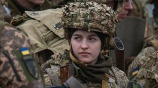 Показаха новите модели бельо, което е предоставено на жените във ВСУ СНИМКИ