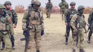 ВИДЕО от войната: Бивши пленени войници постъпиха в редиците на руските сили