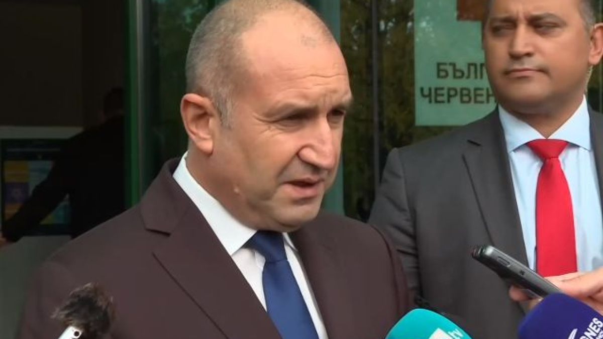 Става напечено! Радев с първи коментар след извънредната вест на Денков за България!