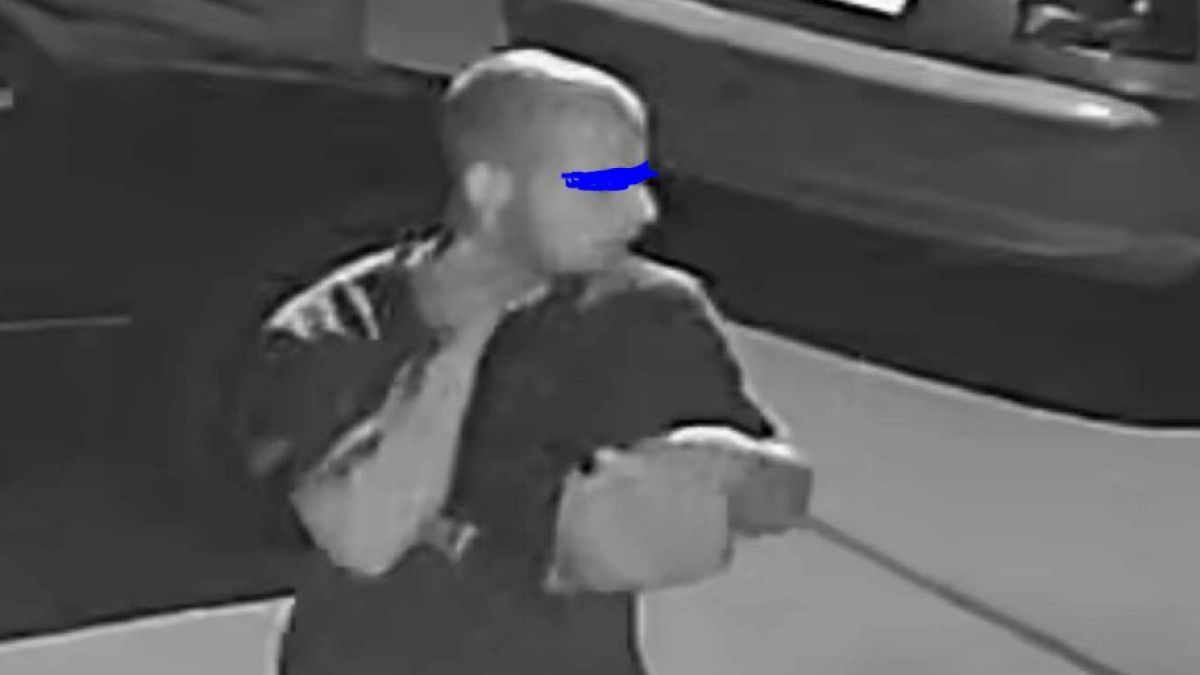 Русенци пропищяха от този калпазанин, дирят го под дърво и камък
