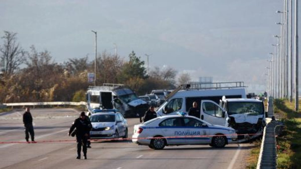 Бесен екшън на АМ "Тракия": Гонка с мигранти остави двама мъртви на асфалта 