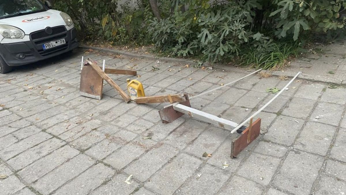 Изненада! Пловдивчани се чудят и маят какво е това СНИМКА