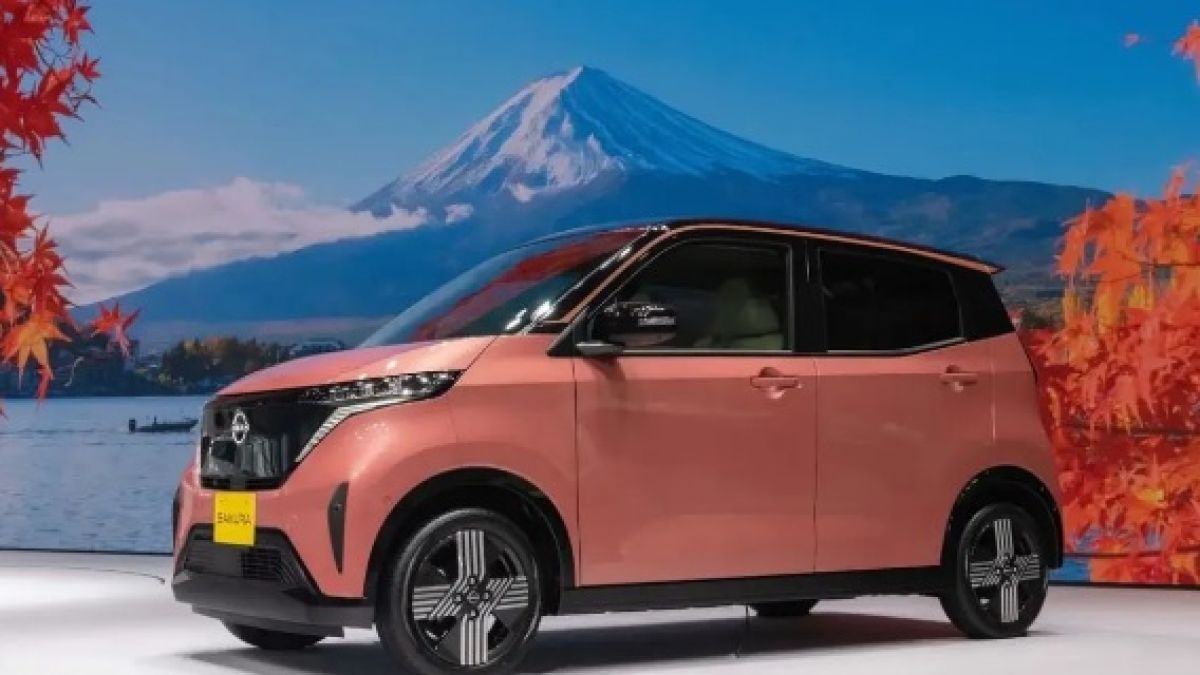 Автомобил за $13 000 остави конкуренти като Tesla да му дишат прахта ВИДЕО