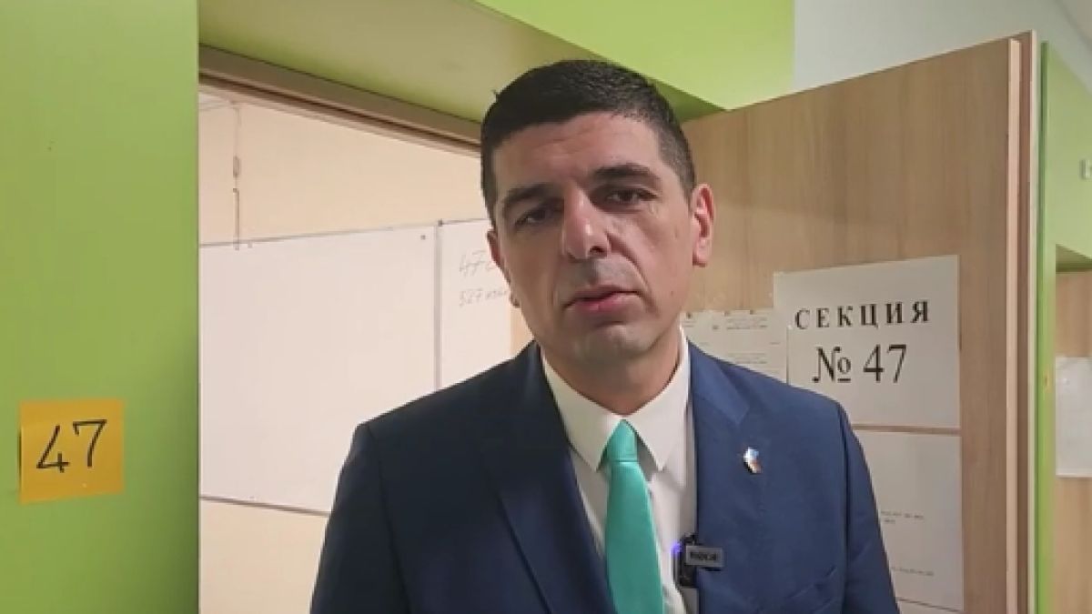 Скандал в СИК в София, шефката не даде на депутат да... ВИДЕО