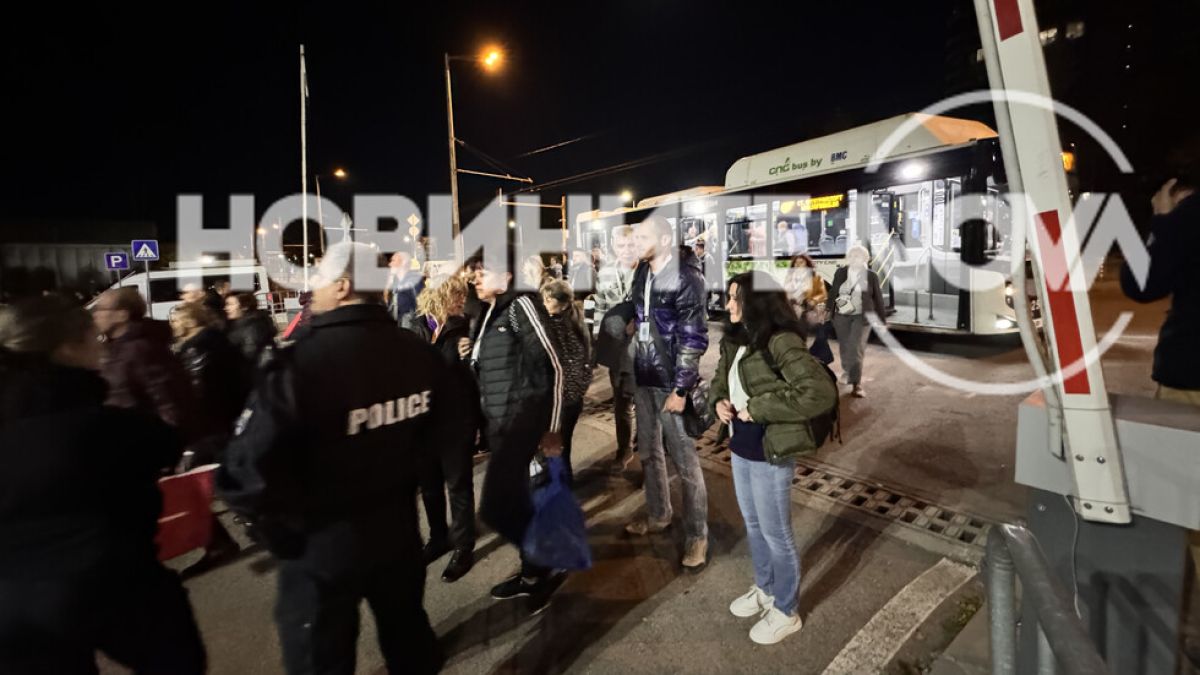 Почна се: Първите бюлетини от вота пристигнаха в зала „Арена София”