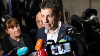 Сашо Диков насмете Петков: Кириле, защо мълчиш, бе?