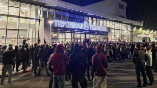 Тълпа нападна летище в Дагестан заради пристигането на... ВИДЕО