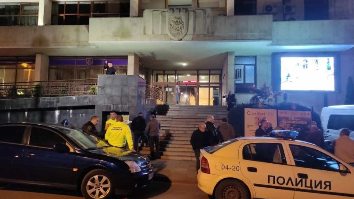 Даниел Панов на балотаж срещу Йордан Терзийски във Велико Търново