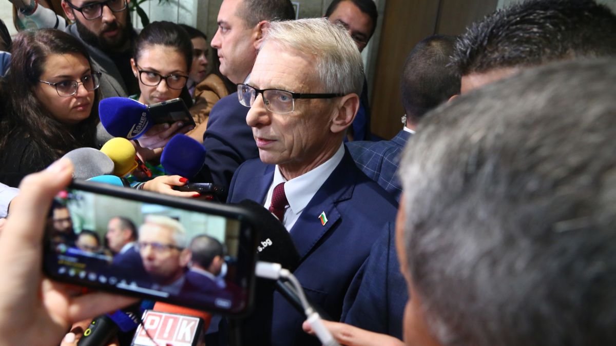 Само в БЛИЦ! Неизбежното идва, лошо му се пише на правителството „Денков“ ТАБЛИЦА