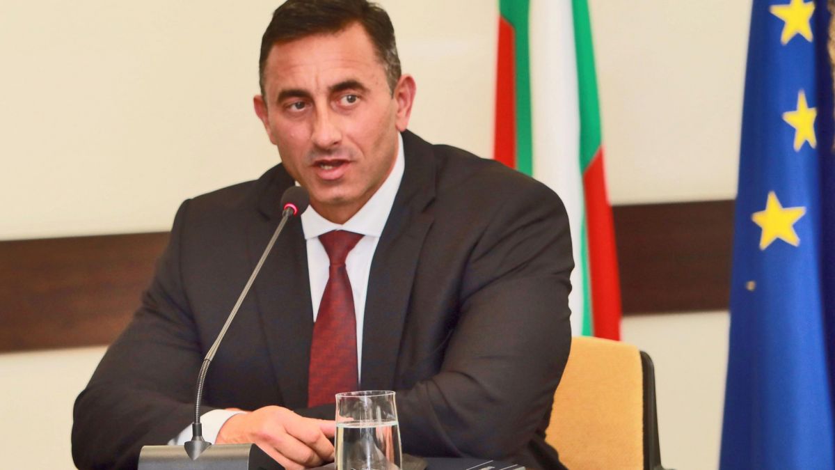 Спецов огласи най-голямата новина за "Лукойл" и НАП