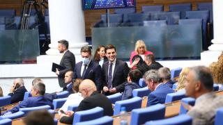 Никола Минчев издаде какво ще се случи днес със седем министри