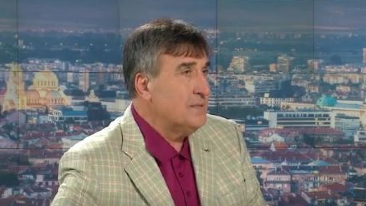 Веселин Маринов не може да навие родата да гласува, а приятелите му в партиите... 