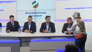 Беновска изчерви Кирил Петков с въпрос за дюкяна, Терзиев се плесна по челото ВИДЕО