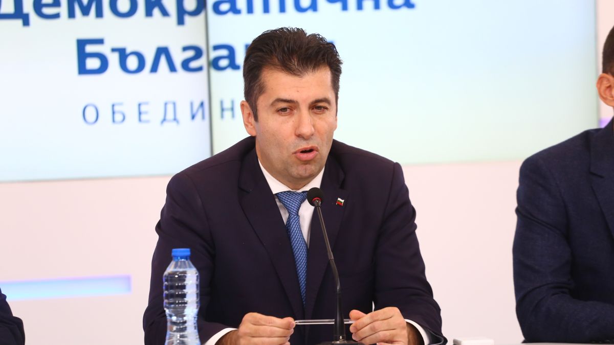 Зад кулисите: Две враждуващи групи в правителството на ПП-ДБ заради Кирил Петков, който...