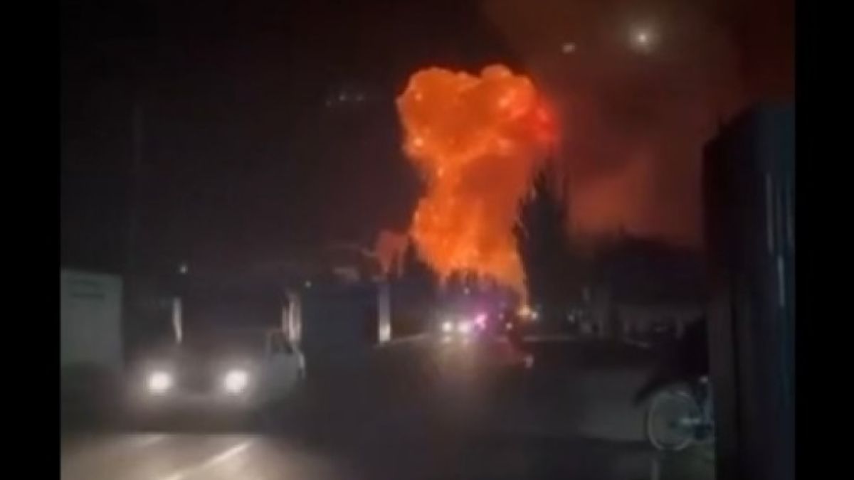 ВИДЕО от войната: Показаха удар на ВСУ по руска военна база край Мариупол
