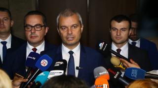 Костадинов: Денков лъже, ставаме един огромен бежански лагер
