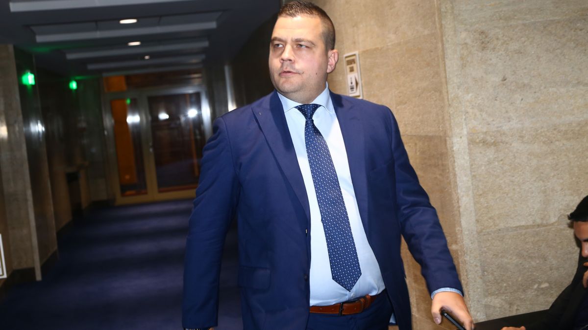 Балабанов прозря срамна договорка, намеси Нинова и... 