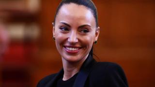 Красива депутатка на ГЕРБ и шампион по преференции хвърли оставка 