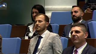 Цирк в парламента! Виден ПП-еец плаши Костадинов с фетиши, депутати се червят от срам БЛИЦ TV