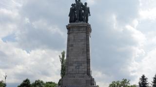 Информационни табели се появиха на Паметника на съветската армия, ето причините ВИДЕО