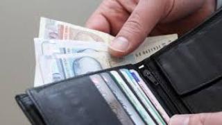 Експерти казаха възможно ли е средна заплата у нас да удари 2000 евро ВИДЕО