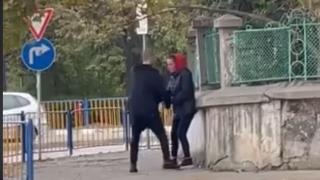 Ще настръхнете: Мъж нападна с юмруци и шутове жена, последва нещо шокиращо ВИДЕО