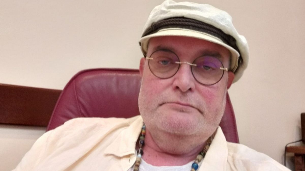 Известен адвокат: Елате да видите ученичките от Хуманитарната, вечно търсят...