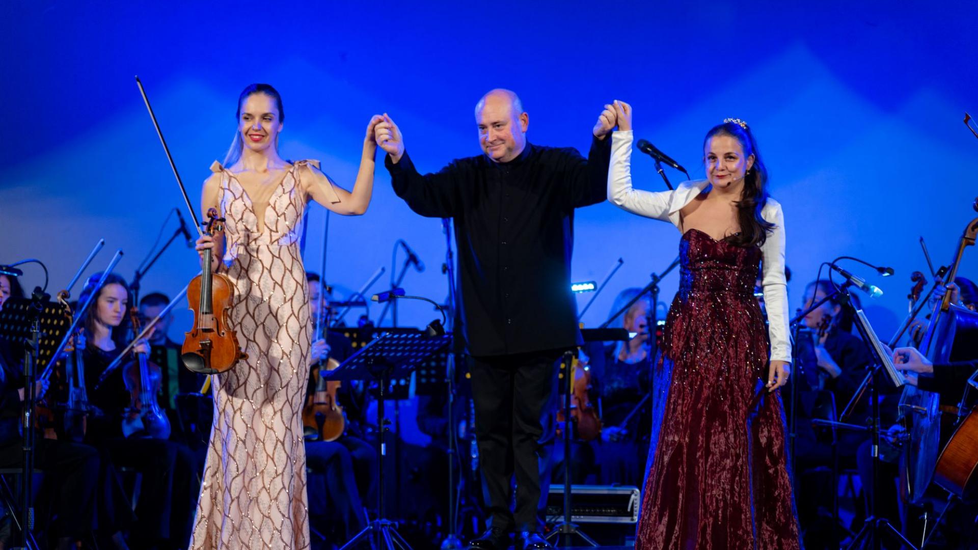 Васил Петров тръгва на национално турне с празнична програма "White Christmas"