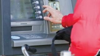 Голяма промяна с банкомата! Много българи ликуват