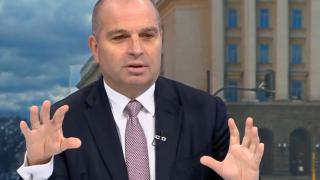 Караджов за дупката в бюджета: Асенчо в страната на чудесата