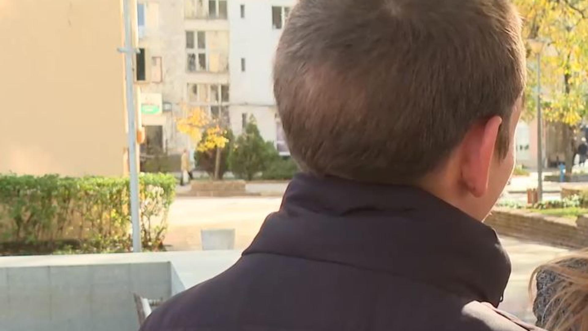 Момчето, тормозено от агресивна ученичка, проговори за ужаса: Биха ме, защото... ВИДЕО 