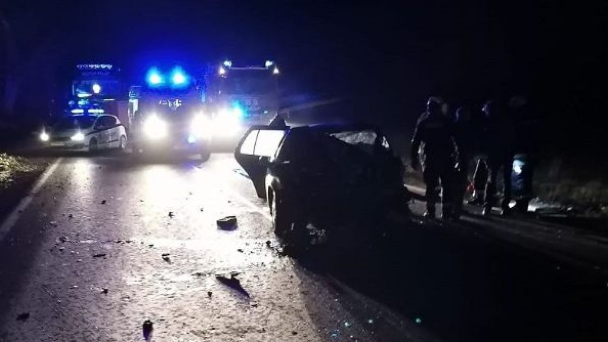Нова жестока трагедия в Северна България, пожарникари режат ламарини, за да извадят загиналите 