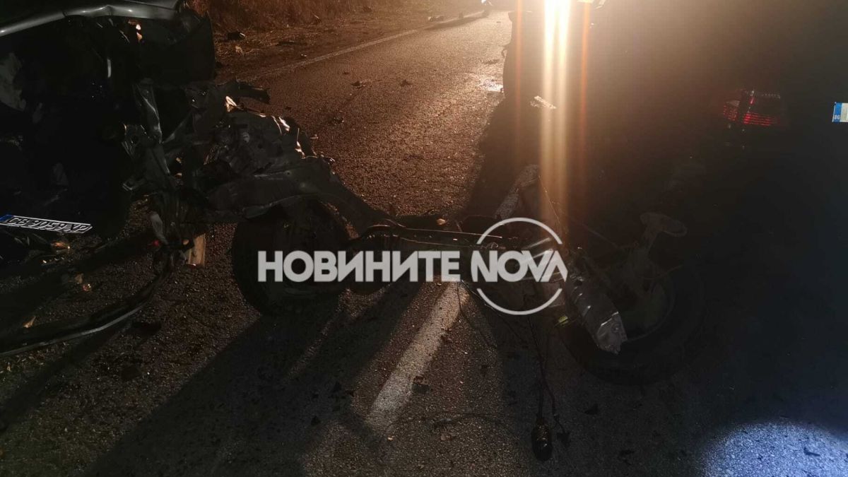 Зловещи СНИМКИ от адската касапница с два трупа в Търновско 