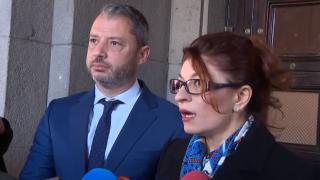 Скандал при Денков! Атанасова и Добрев изхвърчаха бесни и разкриха какво е можело да се случи преди часове със... ВИДЕО