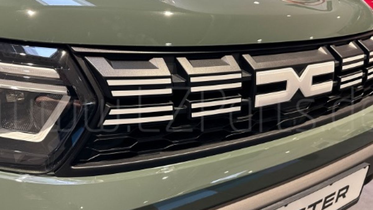Разсекретиха напълно дизайна на новия Dacia Duster
