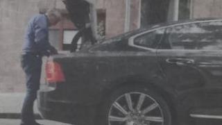 Спипаха Софиянски да джитка с две лъскави коли в центъра на София СНИМКИ