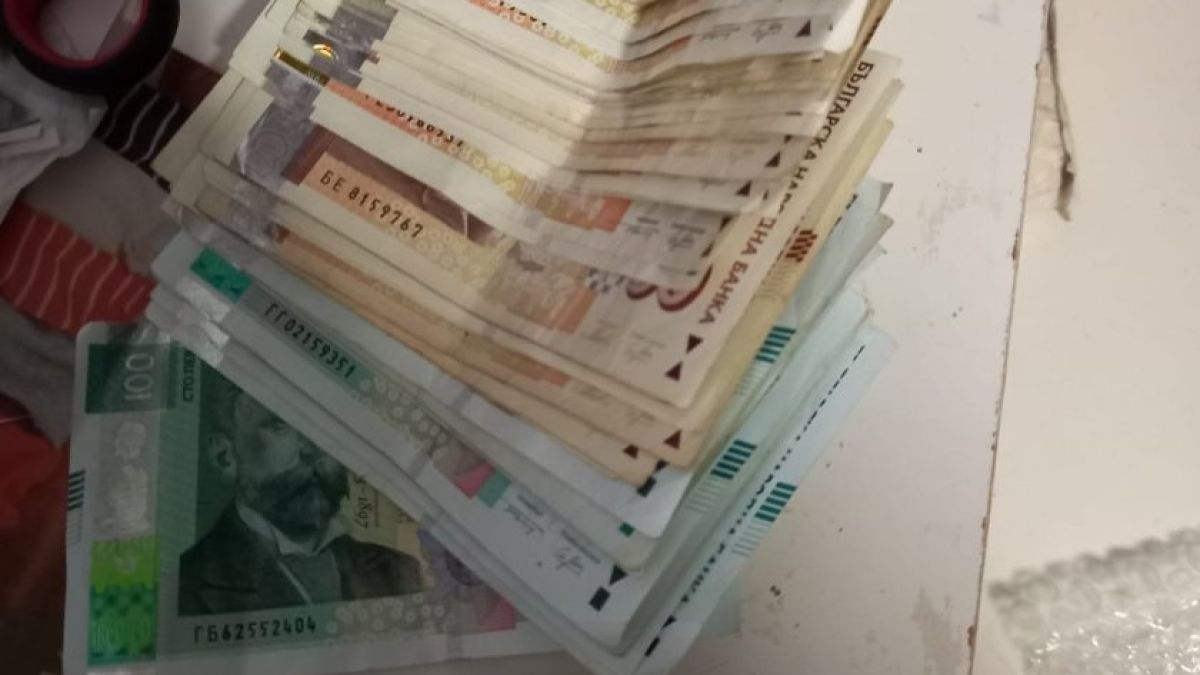 Полиция нахлу в апартаменти на варненец и намери... 