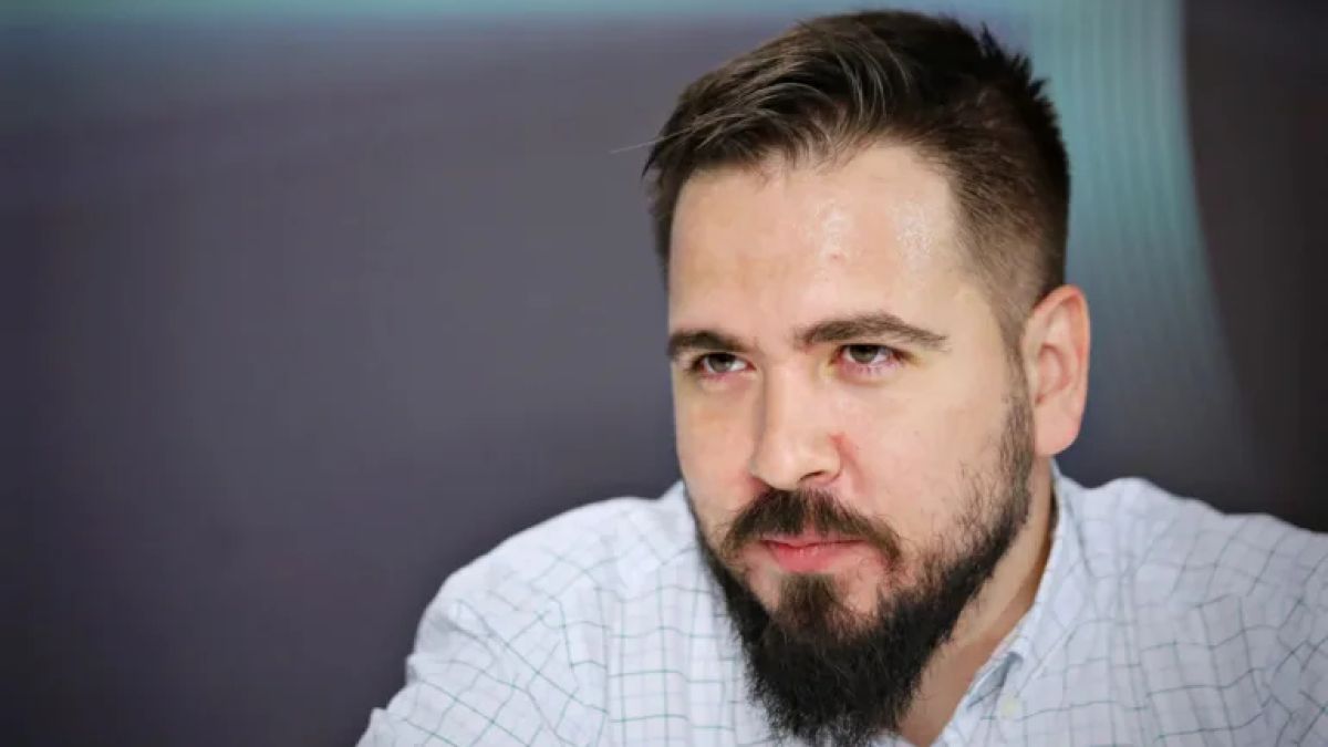Преди изборите: Ще гласувам за Кирчо/Асен/Терзиев, след изборите - вдигат ми данъците, взимат ми апартамента