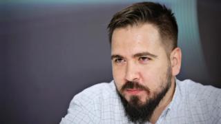 Преди изборите: Ще гласувам за Кирчо/Асен/Терзиев, след изборите - вдигат ми данъците, взимат ми апартамента