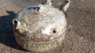 Опасната находка, която морето изхвърли край Балчик, се оказа...