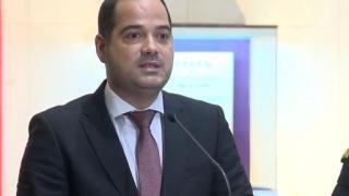 Шефът на МВР реши слага ли главата си на дръвника, удари по Кирил Петков БЛИЦ TV
