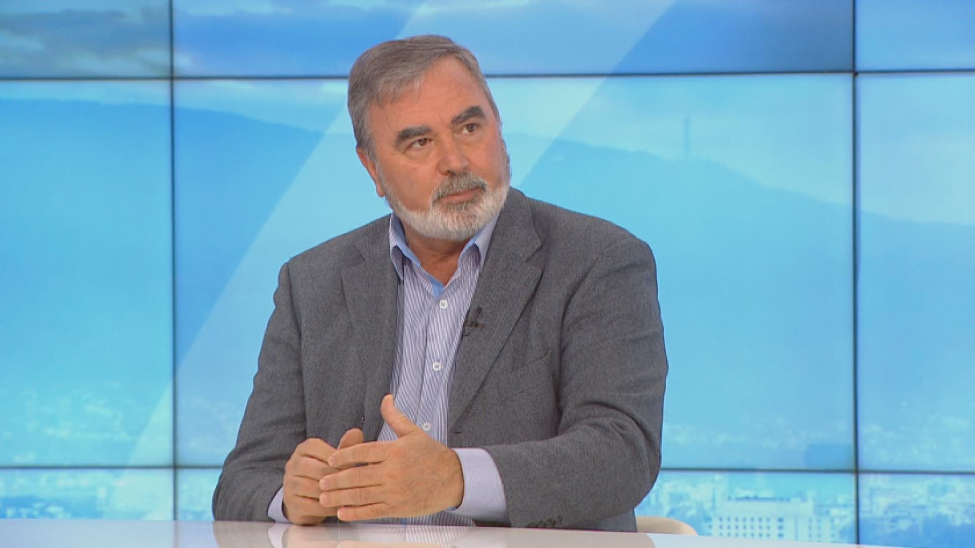 Доц. Кунчев: Такова нещо не си спомням, не знам на какво се дължи, но няма да ни се размине!