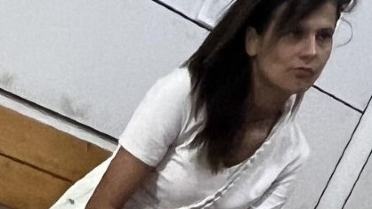 Пияната пловдивчанка, нападнала полицаи на пъпа на града, мина между капките, а бойната й другарка...