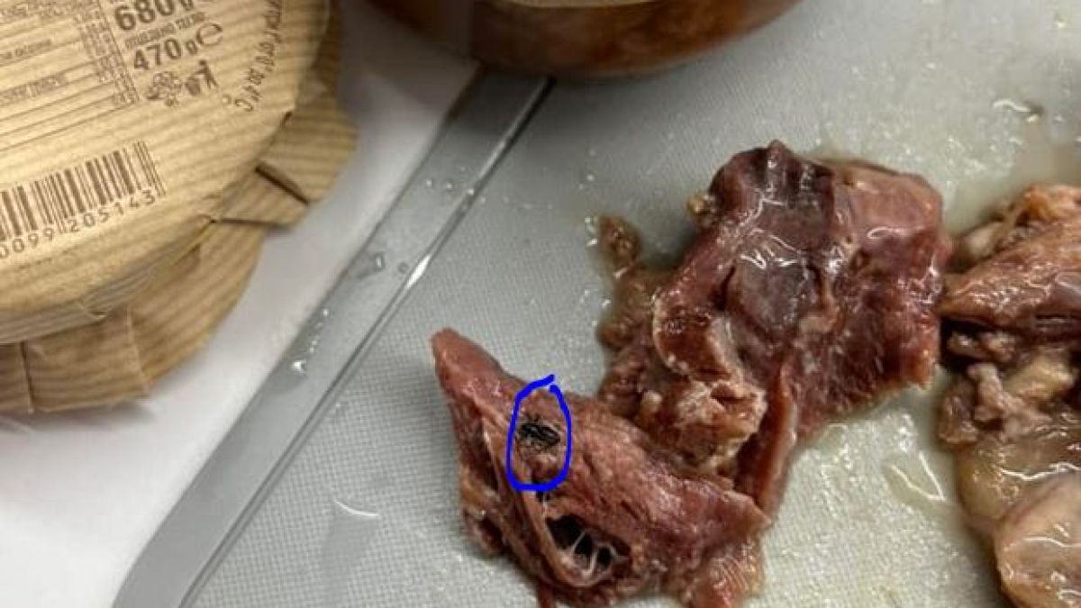 Пловдивчанка си купи деликатес, отвори го и изтръпна от погнуса СНИМКИ 