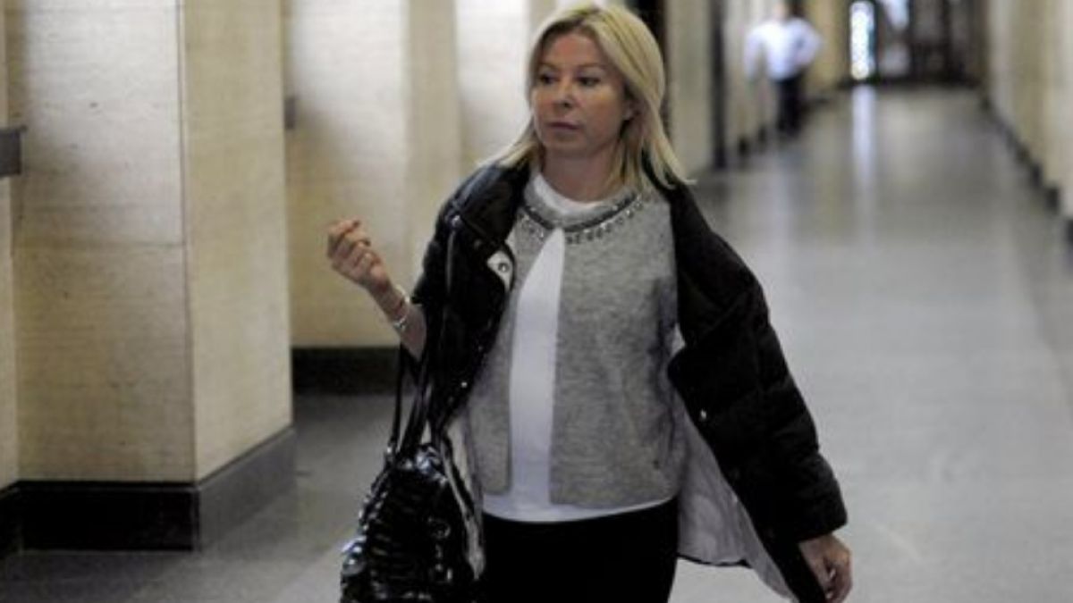  Докато търсят Брендо, родата осъди държавата