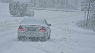 Снежен ад в Шипченския проход СНИМКИ