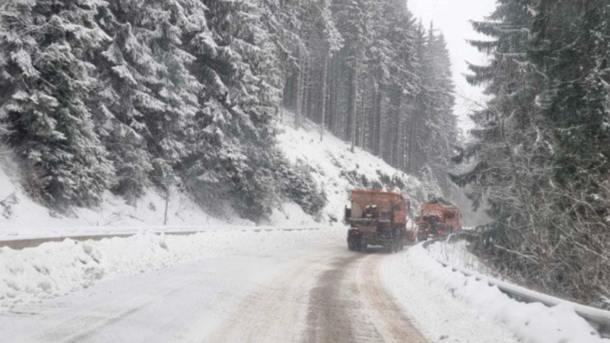 Остава ограничено движението за камиони над 12 тона през прохода "Превала"