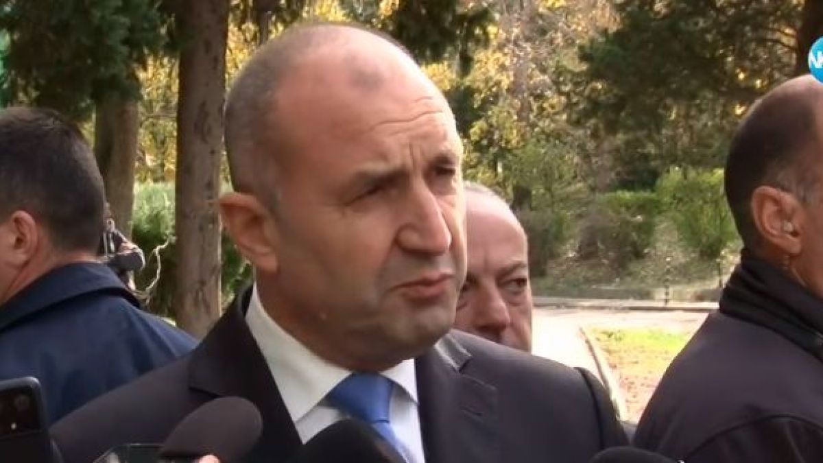 Радев се закани заради Асен Василев: Досега президент не е правил това, но...