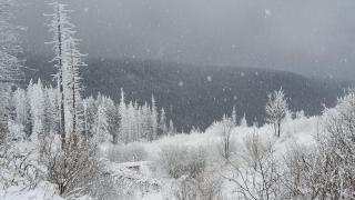 Климатологът Матев бие тревога: Снежни бури и наводнения удрят тези части на България до часове