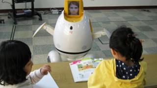 Роботи сменят учителите, ще преподават...